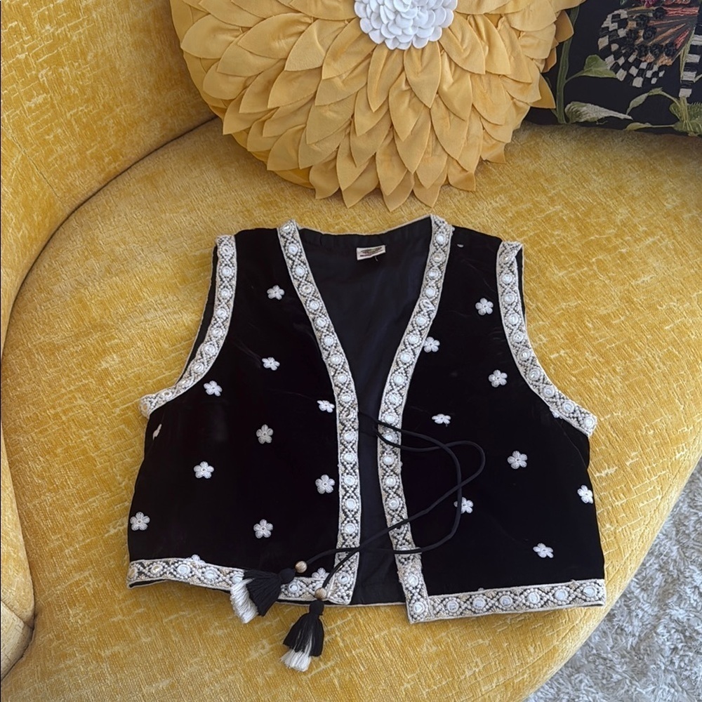 Black and white flower embroidered vest